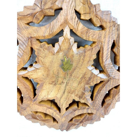 Hand Carved Wooden Kitchen Trivet Three Footed Fall Motif Gold Leaf Vintage 4.5" - Picture 2 of 12